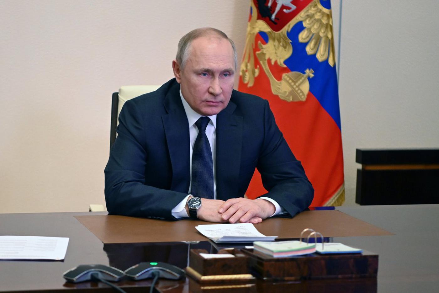 3 марта 2022. Президент РФ Владимир Путин во время оперативного совещания с постоянными членами Совета безопасности РФ в режиме видеоконференции.