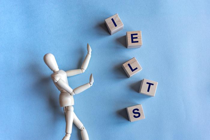 Экзамен IELTS, возможно, будет нельзя сдать в России. Выяснили, какой выход есть у абитуриентов