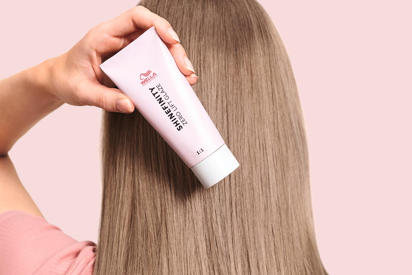 Кадр из кампании Shinefinity от Wella Professionals.
