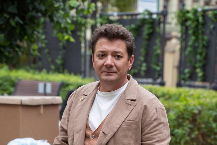 Актёр Ян Цапник рассказал, как связал мохеровый шарф