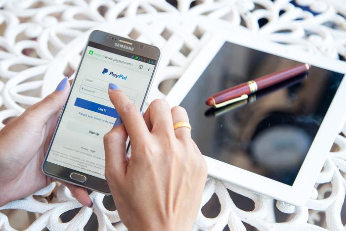 Россиянам придётся поторопиться, чтобы успеть распрощаться с американским кошельком