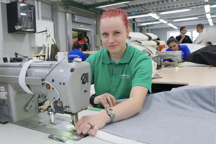 Хороший диван можно выбирать несколько часов. Столичная фабрика мягкой мебели показала особенности производства