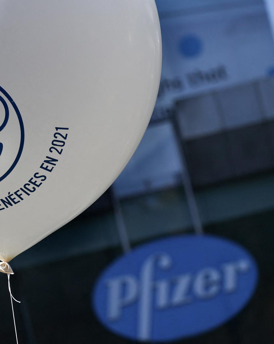 Ряд фармкомпаний заявили о приостановке клинических исследований в РФ. Чем такое решение может обернуться для потребителей