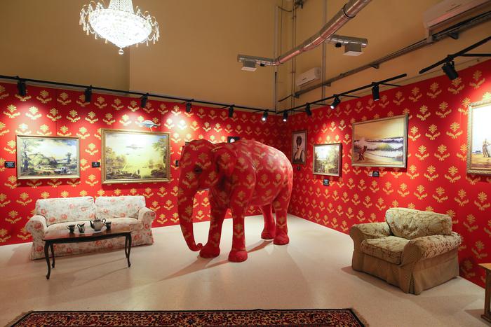 Искусство Бэнкси актуально всегда. На ВДНХ открылась выставка художника