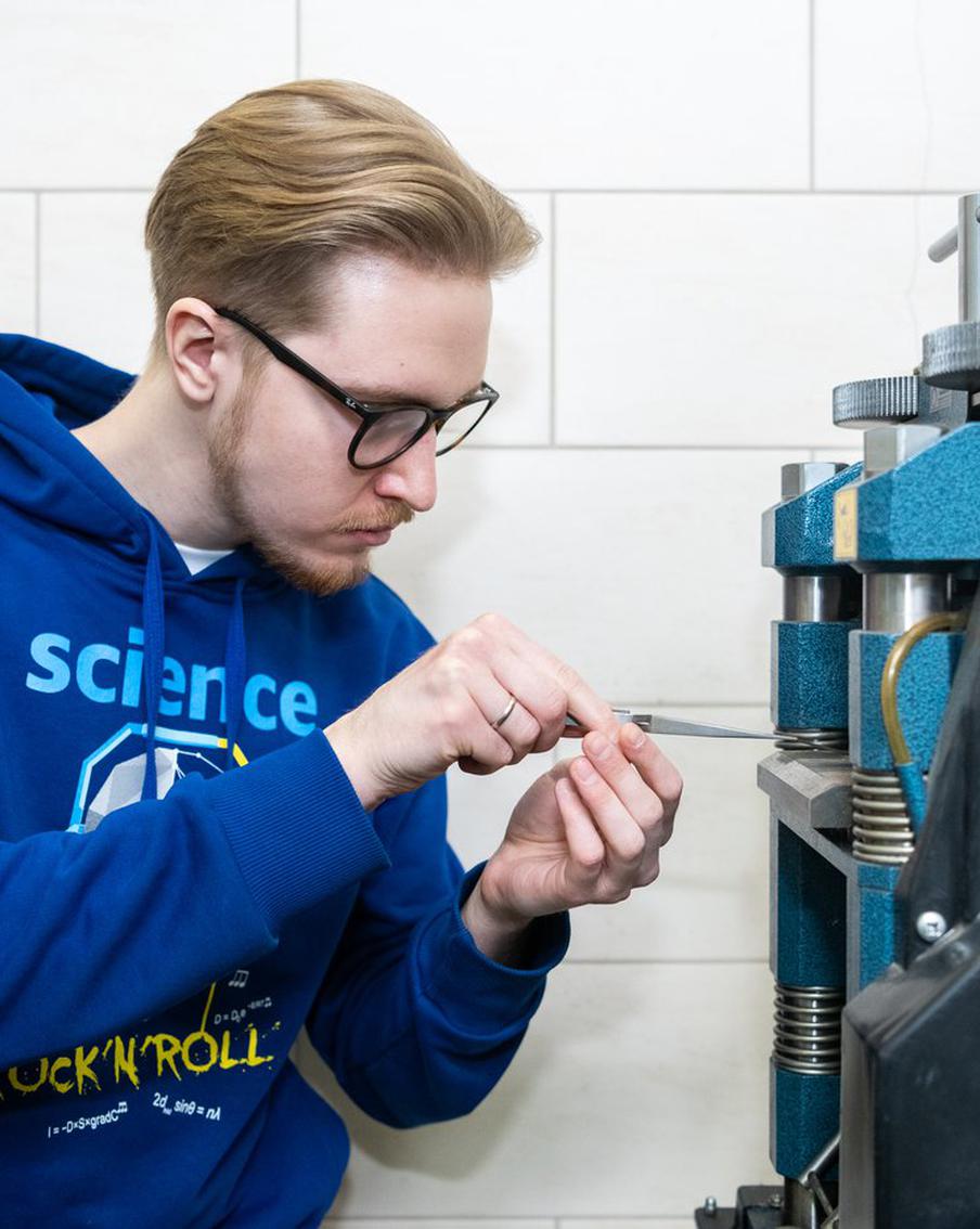 Какие компоненты способны заменить костную ткань