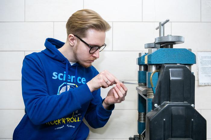 Какие компоненты способны заменить костную ткань