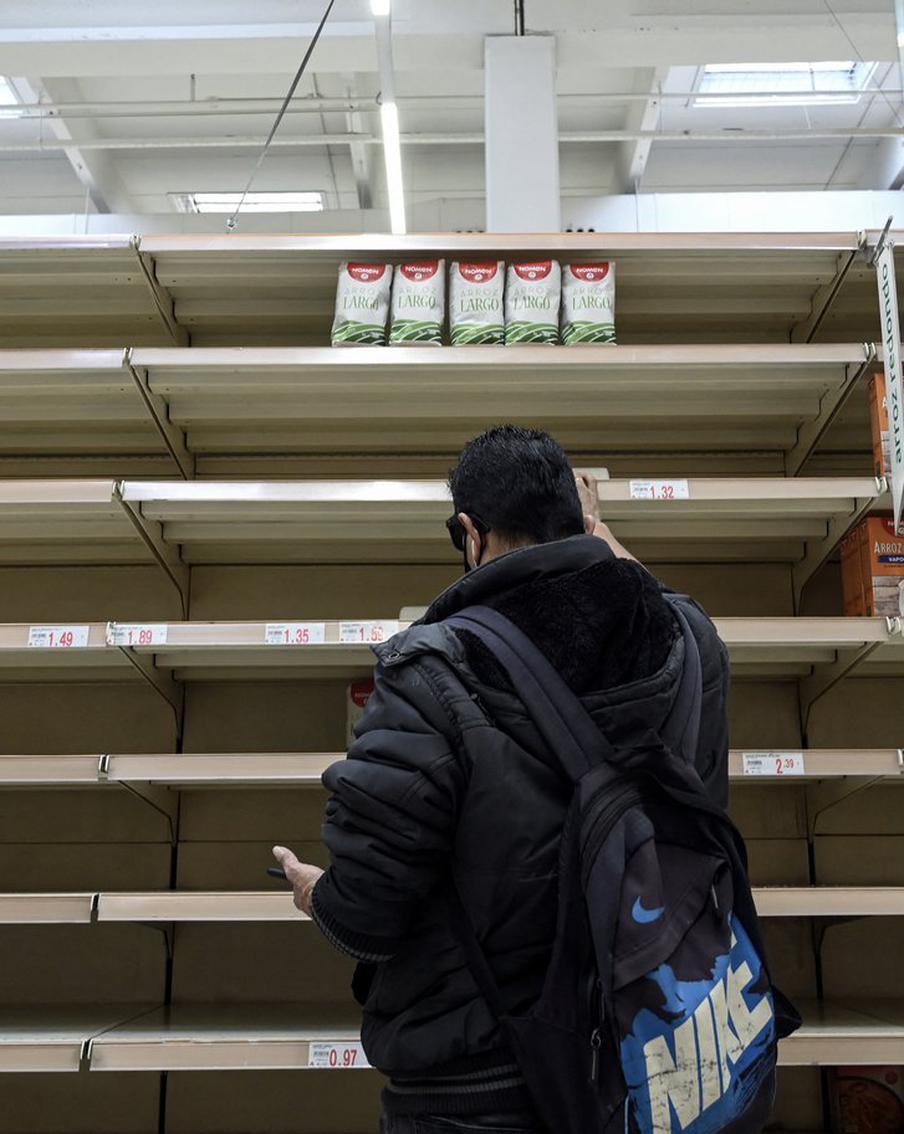 Из магазинов в Европе исчезают продукты, а немцы против отключения от российского газа