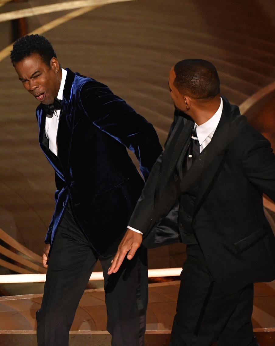 Уилл Смит ударил Криса Рока, защищая жену. Но должен ли он был отвечать на агрессию?