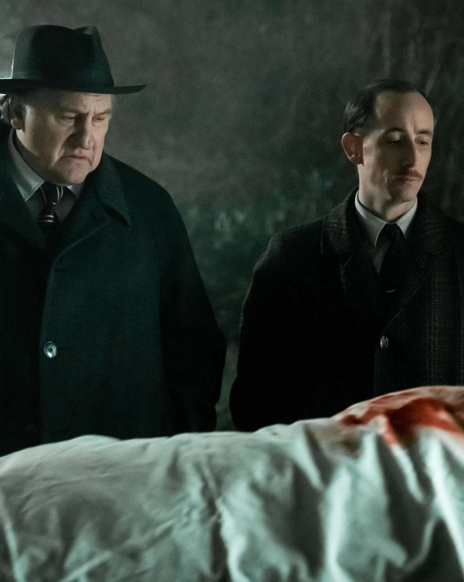 Жерар Депардье снялся в остросюжетном детективе "Мегрэ". Мы расспросили его, каково было играть легендарного сыщика