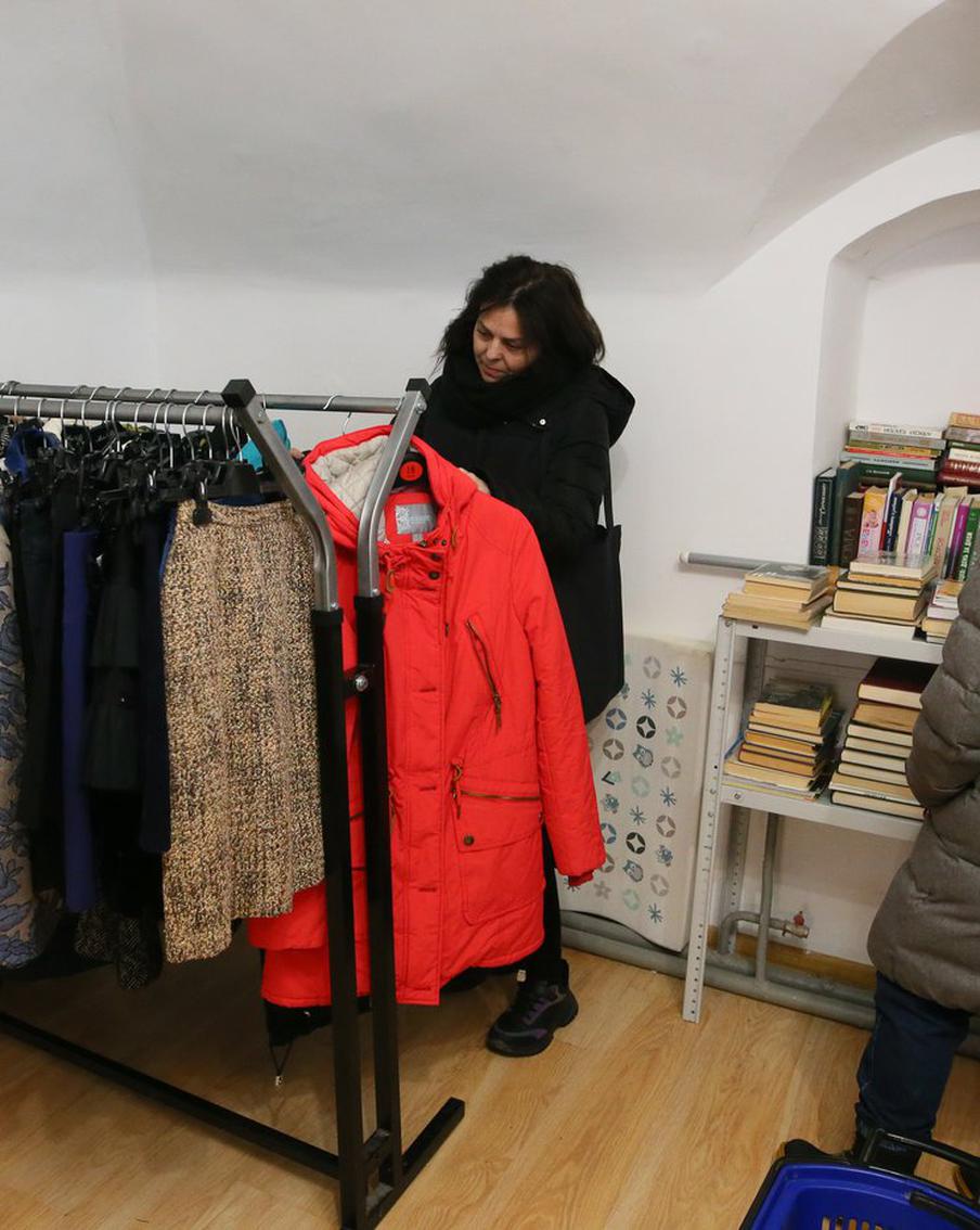 Беженцы из Донбасса и Украины обустраиваются в Московской области. Они пытаются начать жизнь с чистого листа