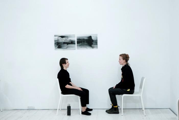 Искусство поможет примириться с врагами. В Москве идёт перформанс "Сеанс одновременной игры"