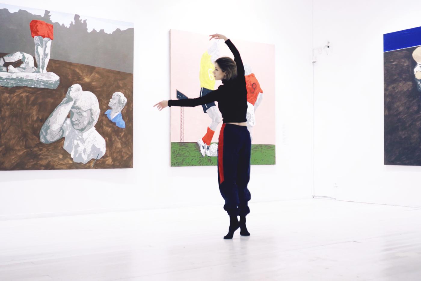 Перформеры "Сеанса одновременной игры" сделали завявления языком танца.