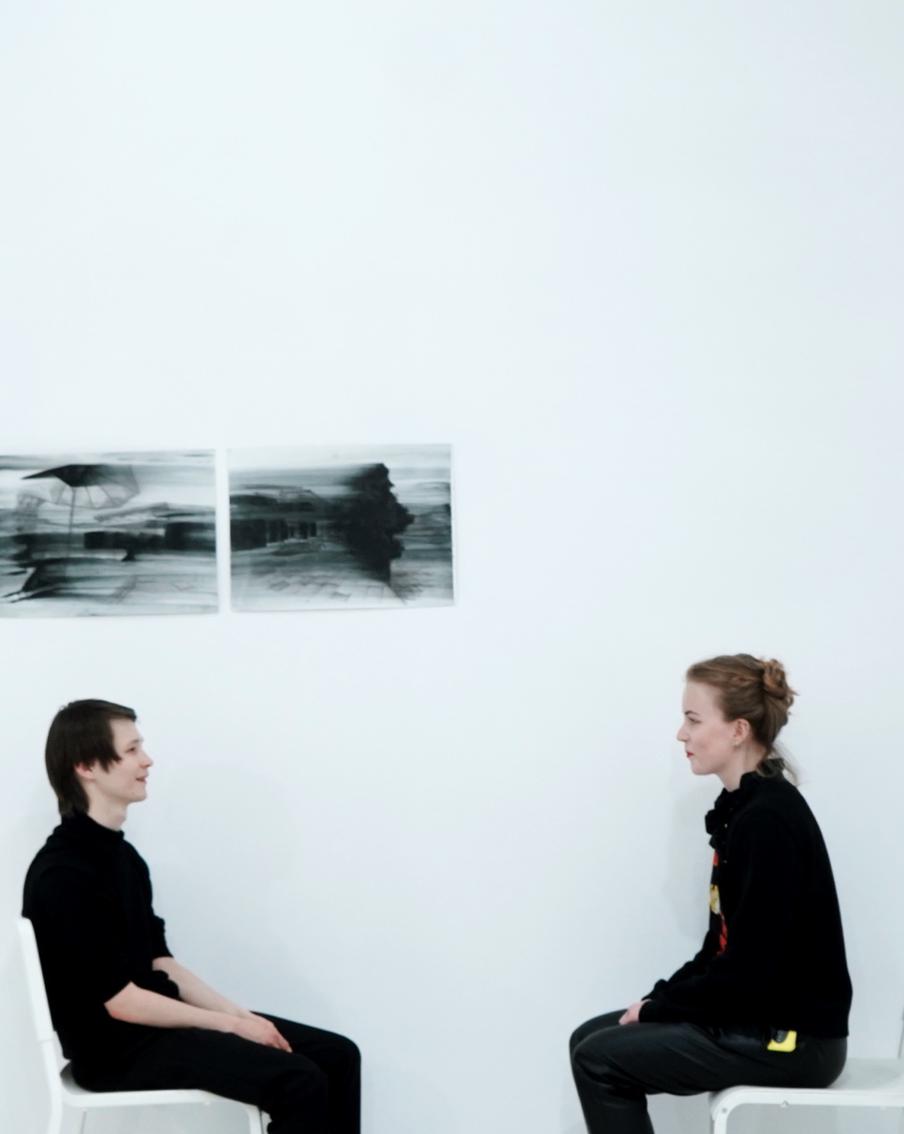 Искусство поможет примириться с врагами. В Москве идёт перформанс "Сеанс одновременной игры"