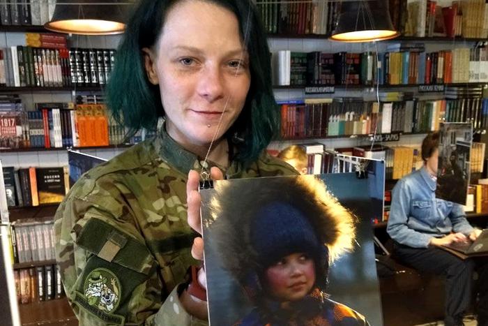 "На снимке видно – мрамор пробит осколками". Военкор показала фотографии из Донбасса