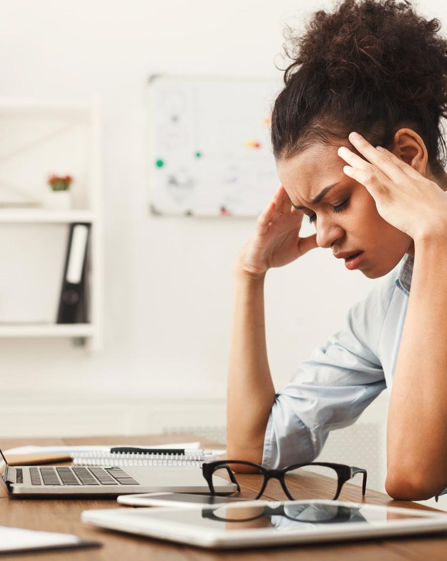 Перепады температур могут испортить настроение кому угодно. Но вот причиной головной боли они всё равно не являются