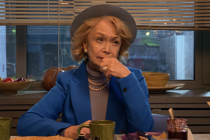 84-летняя Светлана Немоляева снялась в драмеди "Синдром жизни". Эту картину создали с помощью мобильного телефона