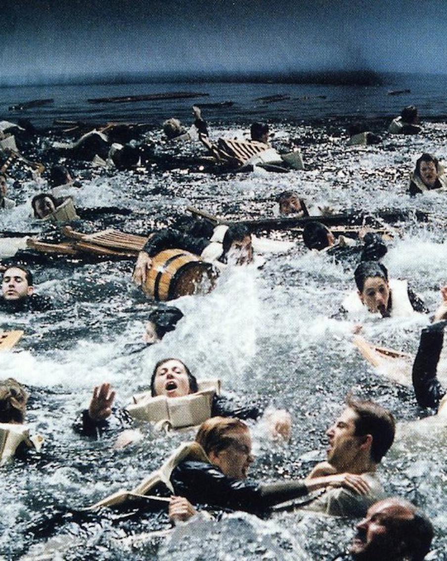 "Титаник" потонул, но на плаву остались сувениры