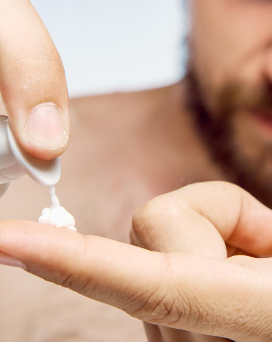 Нарушая негласные запреты: Мужчинам можно и нужно пользоваться косметикой