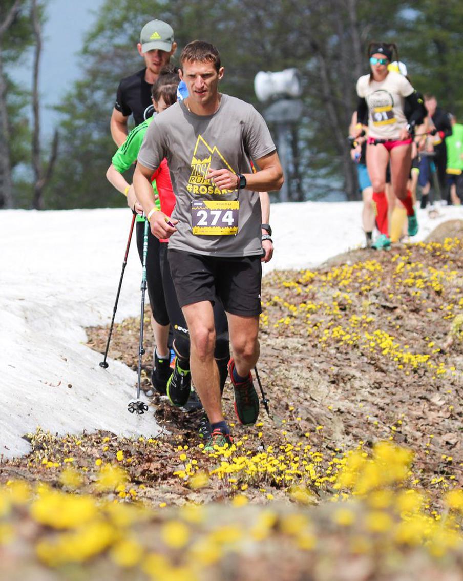Известные блогеры бегут в гору в рамках ежегодного флешмоба