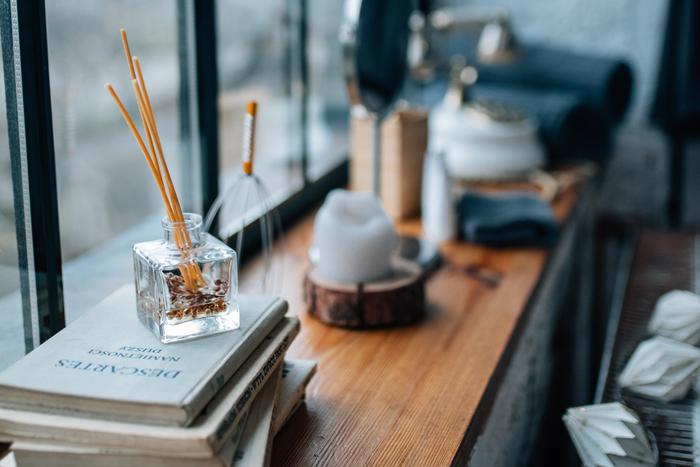 Свой аромат должен быть и у дома. Выбираем "парфюм" для прихожей, спальни и даже кухни