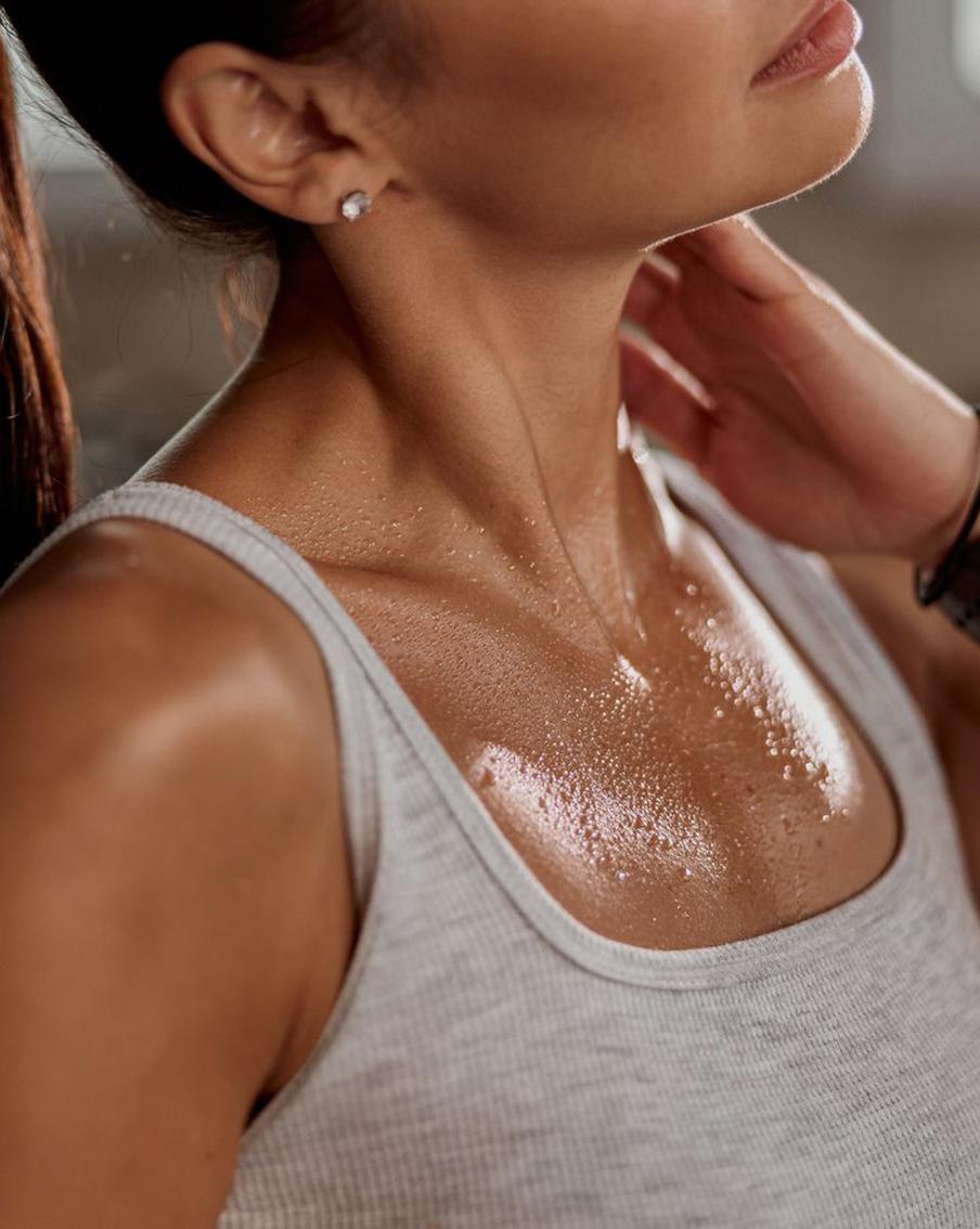 Почему человек потеет и так ли необходимо бороться с потом