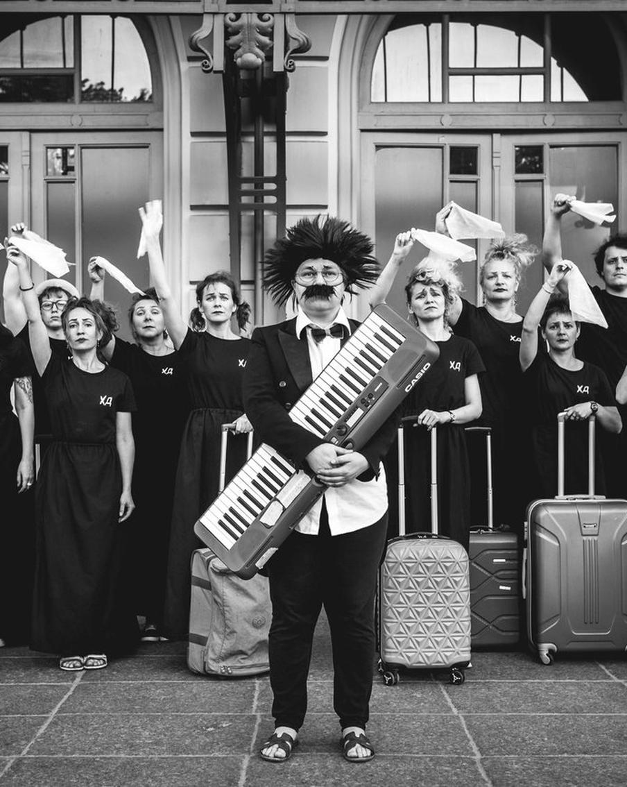 Два дня в Дурацком хоре. Непридуманная история о том, как каждый может начать петь и плясать