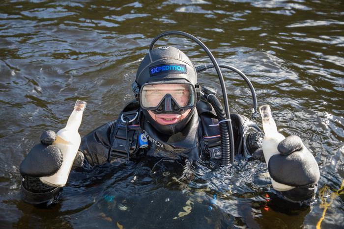 Со дна Ладоги подняли молоко, которому 80 лет