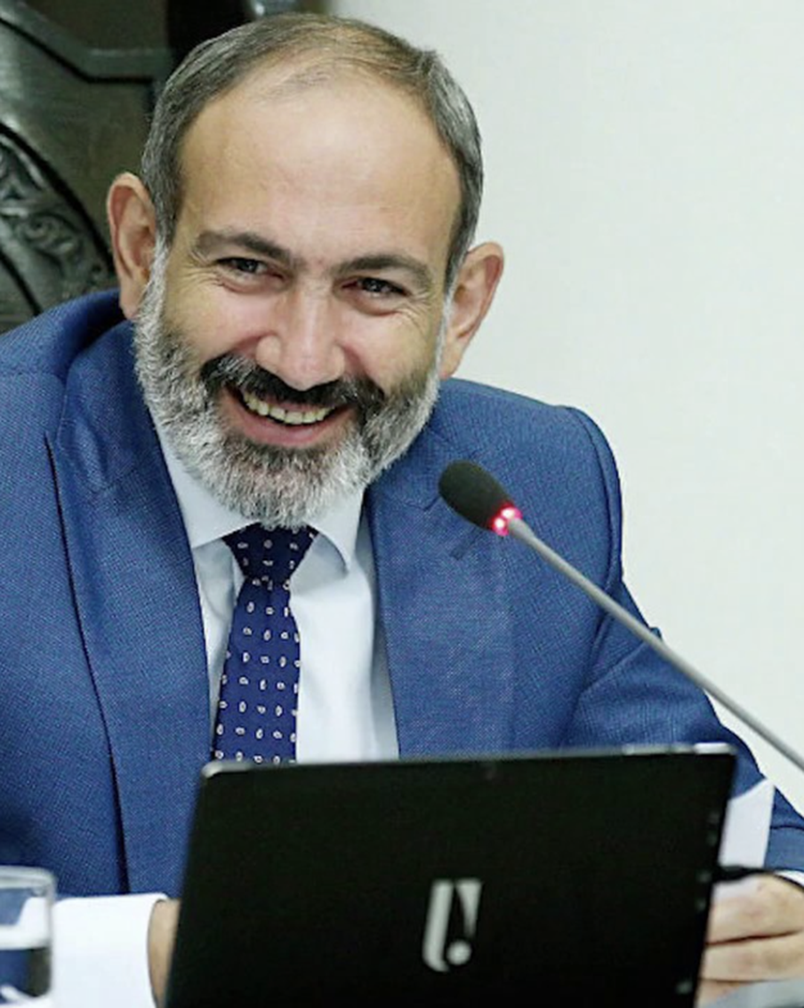 Кортеж армянского премьера Пашиняна насмерть сбил беременную. Случаи ДТП с участием авто из сопровождения первых лиц нередки