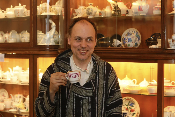 Для Вовки Кожекина коллекция началась с разбитой советской чашки