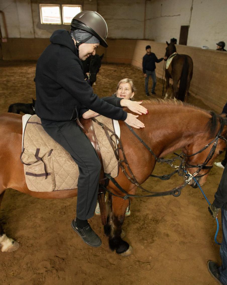 Какие лошади подходят для иппотерапии. И как адаптивная верховая езда помогает выздоравливать инвалидам
