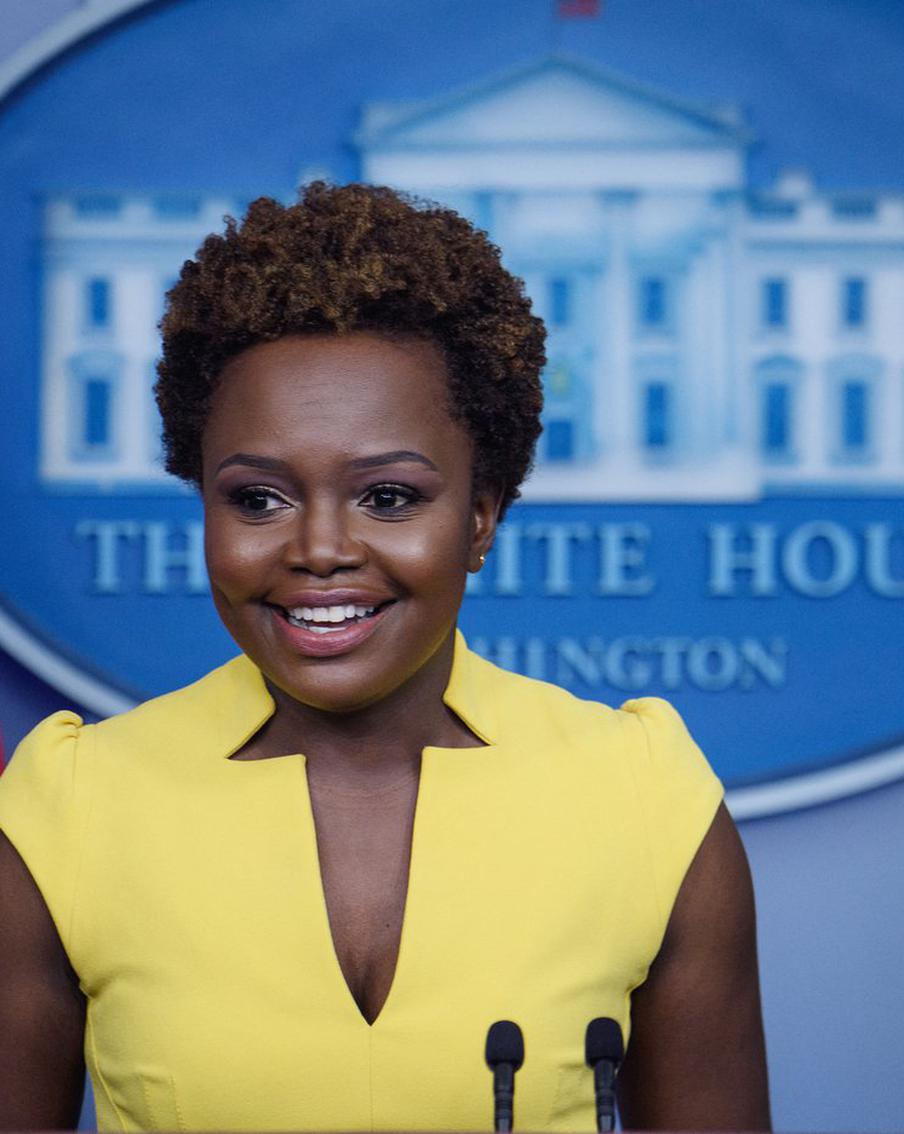 Нового пресс-секретаря Белого дома активно обсуждают в Сети. Вспоминаем, кого ещё из женщин назначали на госпосты