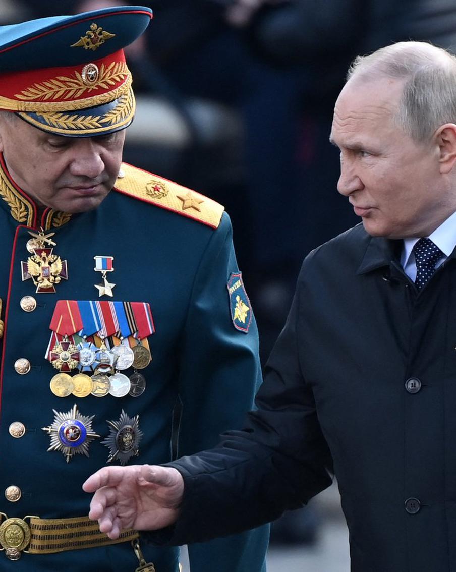 Непогода, речь президента и отмена авиачасти. Чем запомнился парад Победы в Москве