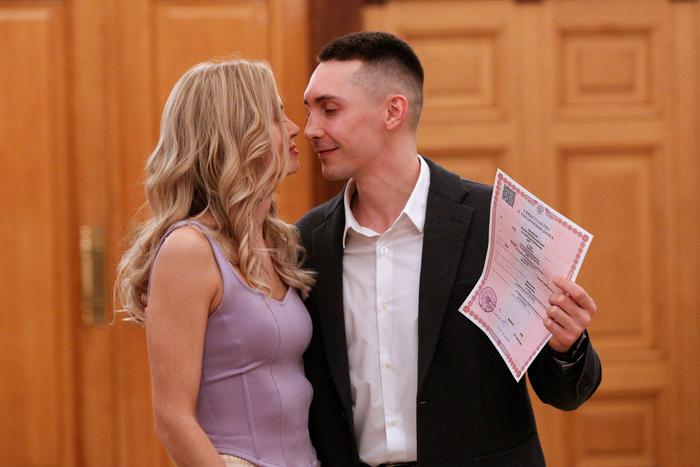 Внутри свадебных колец или на спасательной станции. Выбираем места, где церемония бракосочетания точно запомнится