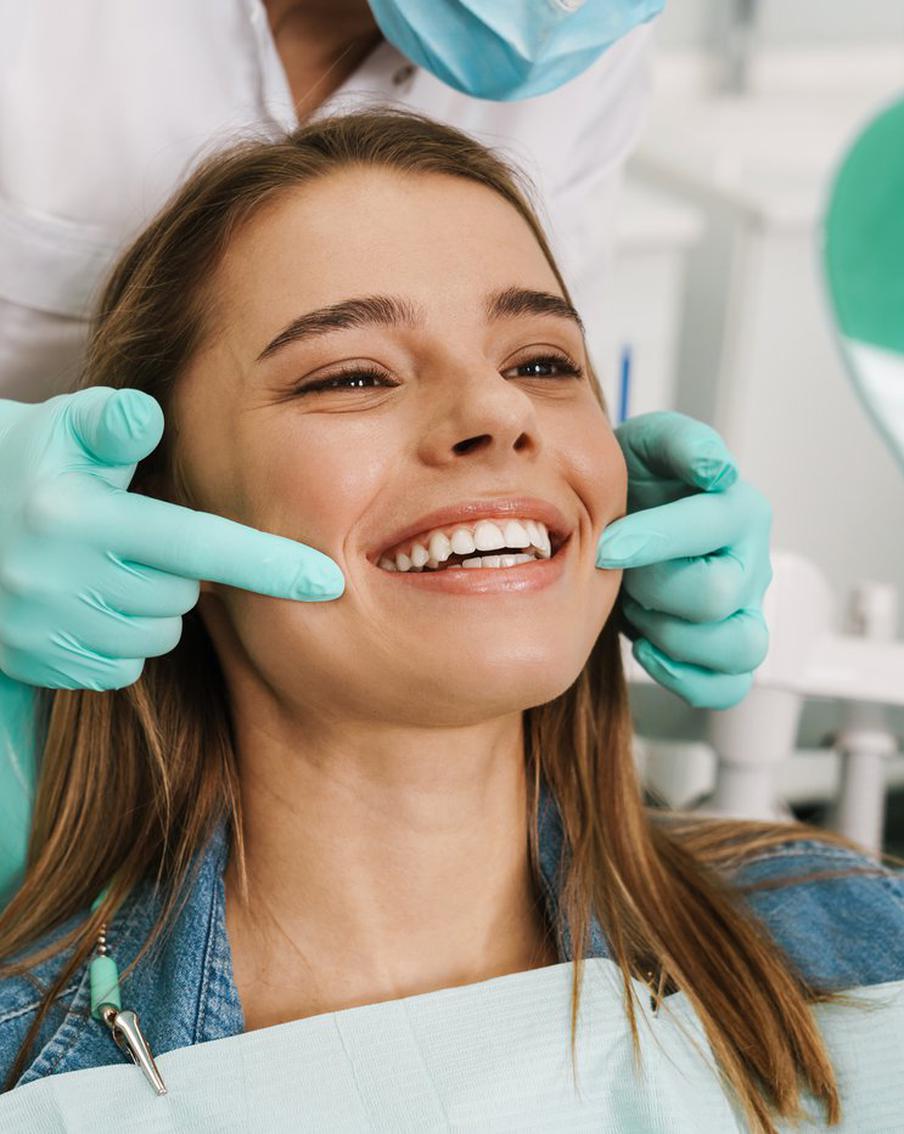 Плохие зубы – часто вопрос генетики. Но с ней может поспорить современная медицина