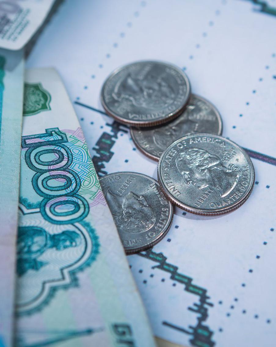 Когда изменится курс рубля – уточнили у экспертов