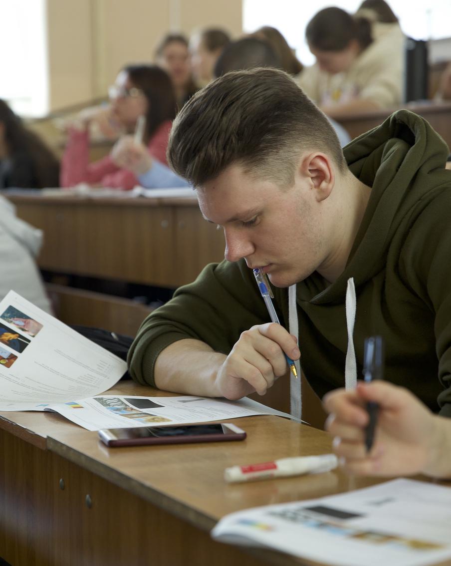 Писать диктанты стало модно даже в точных науках