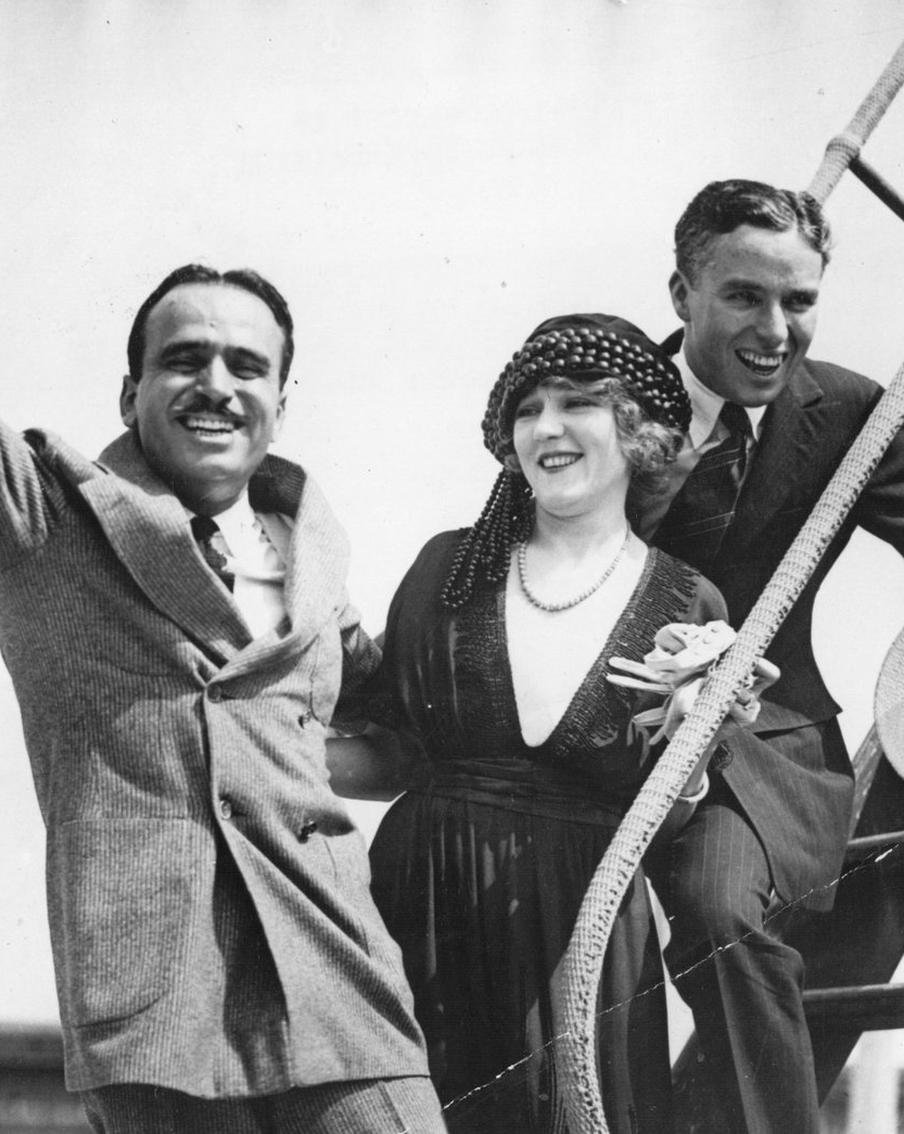 Книжные рецензии Metro: новый роман Франзена и неожиданная книга от Марининой