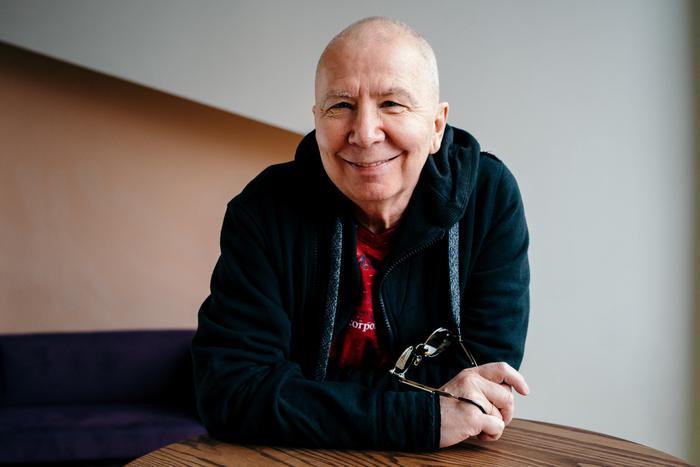 Основатель группы "Воскресение" Алексей Романов рассказал, что у него хранится на чердаке и почему его избил зонтиком Макаревич