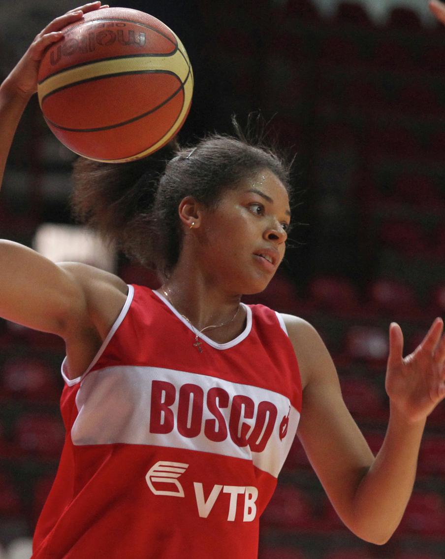 "Тренеру Андрею Воронкову нужно сходить в зоопарк!" Темнокожая чемпионка Европы прокомментировала случай расизма