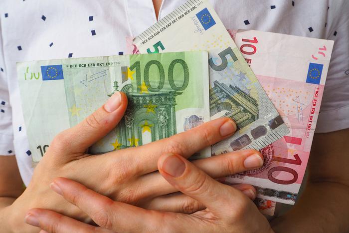 Что делать с евро, у которого курс ниже прежнего – уточнили у эксперта