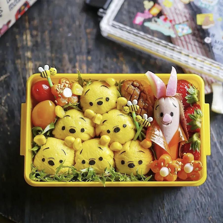 Винни Пух и поросёнок Пятачок.