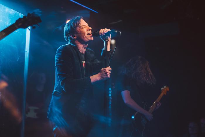 "До трёх лет родители звали меня Малыш". Поговорили с Найком Борзовым, которому стукнуло 50