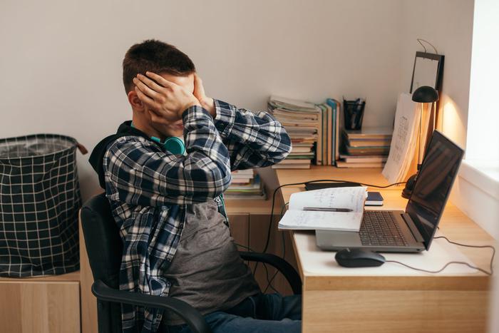 Накануне экзаменов дети сильно нервничают. Узнали у эксперта, что с этим делать