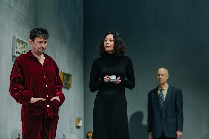 Есть только сад между прошлым и будущим. Именно он называется жизнь