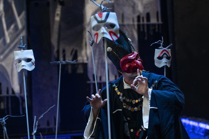 "И расскажу, что я – не человек, а только сон, который только снится". Посмотрели "Сон в летнюю ночь" Электротеатра "Станиславский"