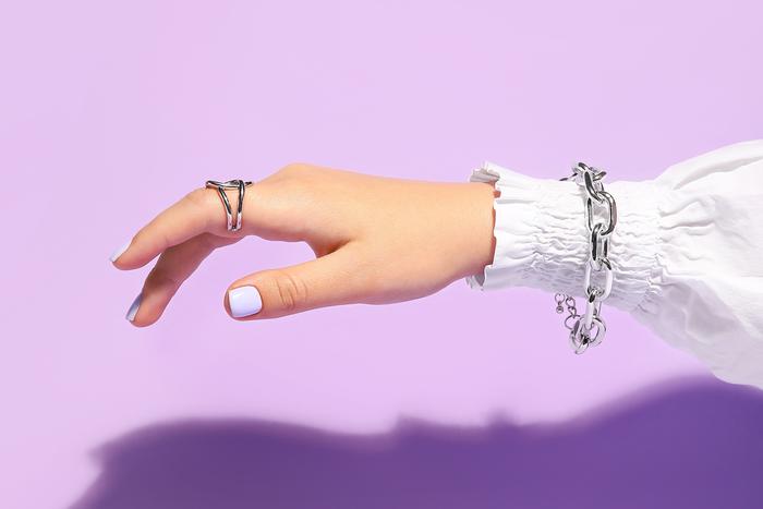 За ювелирными изделиями нужен особый уход