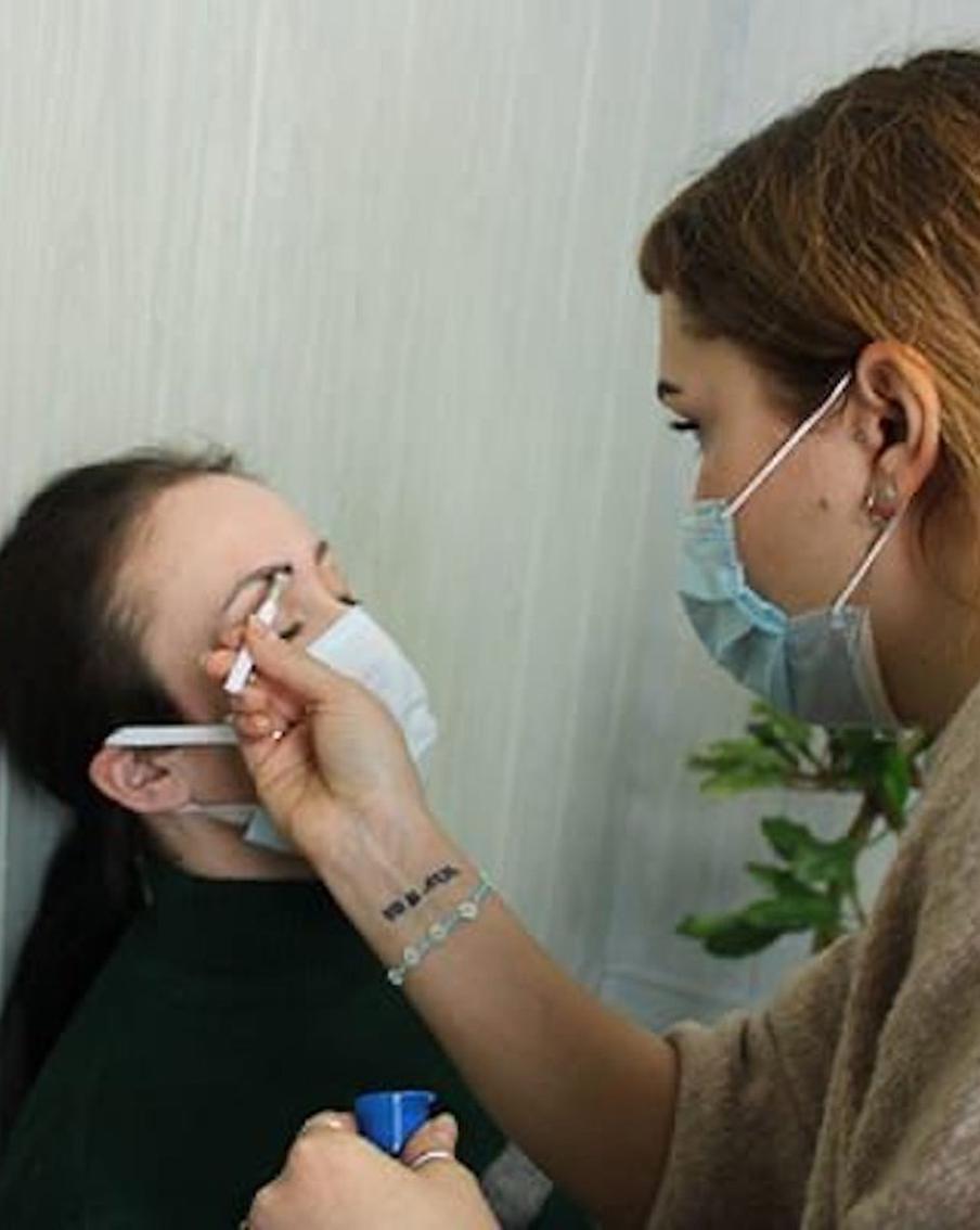 Быть женщиной в любых обстоятельствах. Российский стилист провела мастер-классы в женских колониях