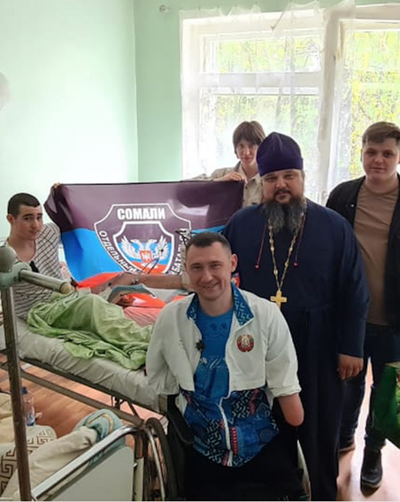 Священник из Ставропольского края возит гуманитарную помощь на Донбасс. Он ездит туда на своей машине