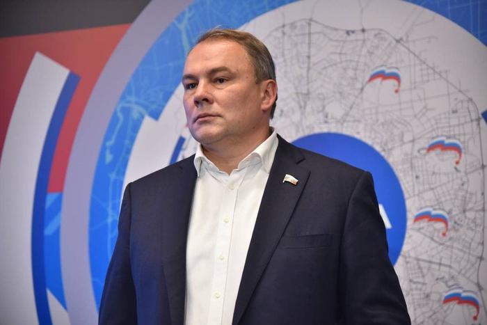 Петр Толстой отметил большое число молодых участников праймериз "Единой России" в Москве