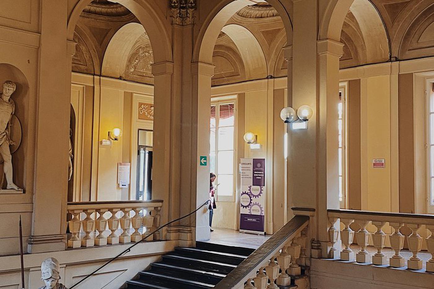 Учите язык и пишите искренние письма, советует эксперт поступающим за рубежом